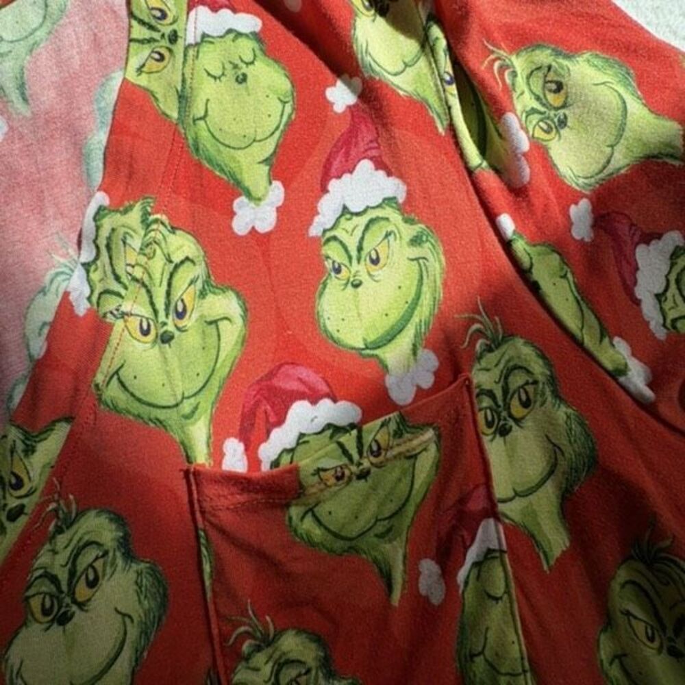 Posh Peanut The Grinch Women’s Size Large Shirt